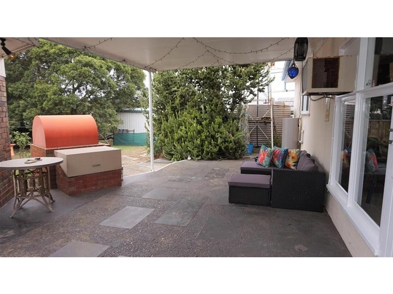 16 Mary Street, Loch Sport VIC 3851