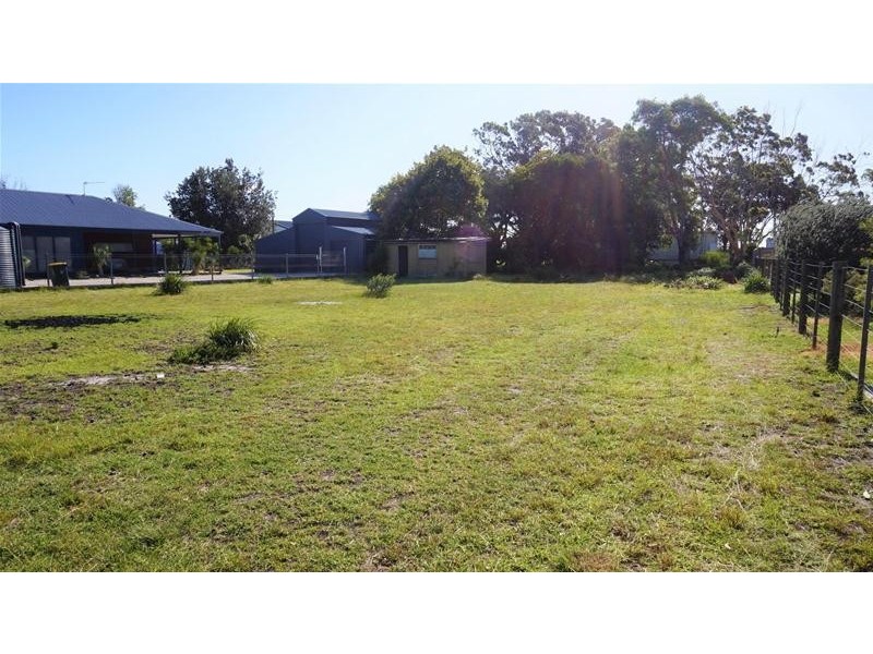 41 Campbell Street, Loch Sport VIC 3851