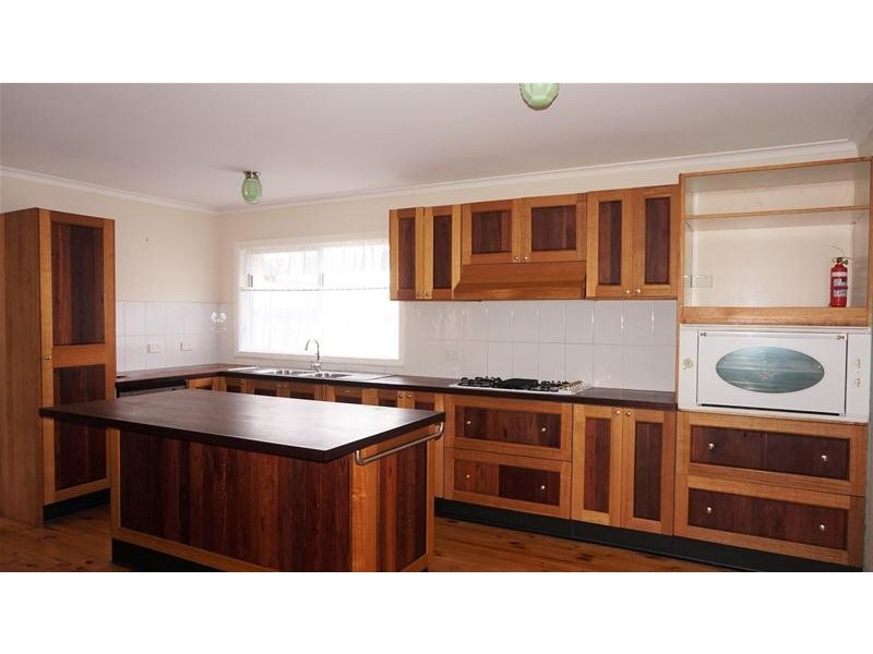 143 National Park Road, Loch Sport VIC 3851