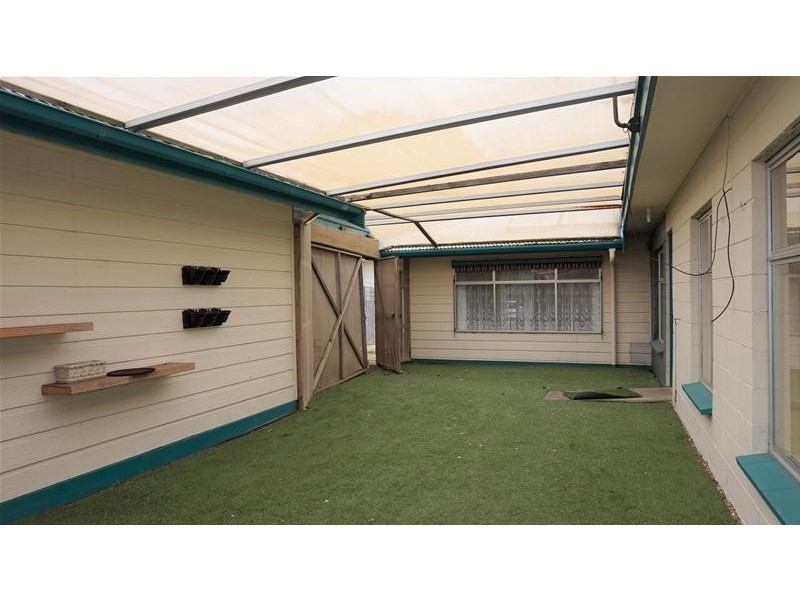 143 National Park Road, Loch Sport VIC 3851