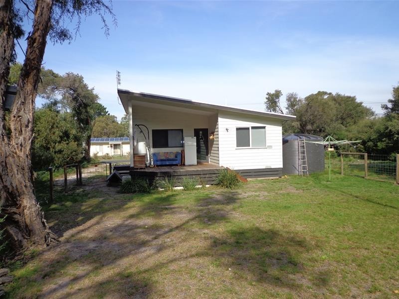 313 National Park Road, Loch Sport VIC 3851