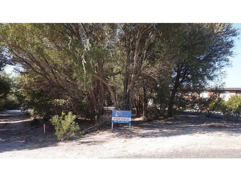 33 White Crescent, Loch Sport VIC 3851