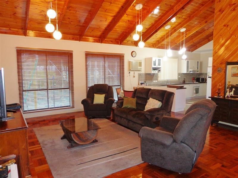 8 Koala Court, Loch Sport VIC 3851