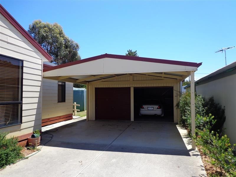 8 Koala Court, Loch Sport VIC 3851