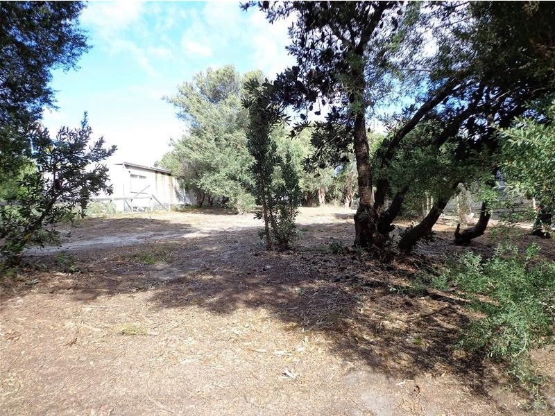 26 White Crescent, Loch Sport VIC 3851