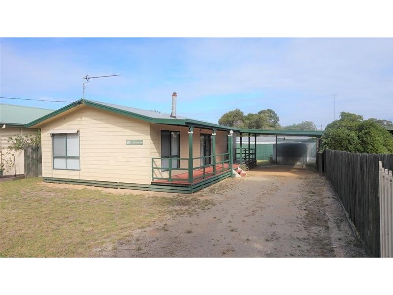 118 Toorak Avenue, Loch Sport VIC 3851