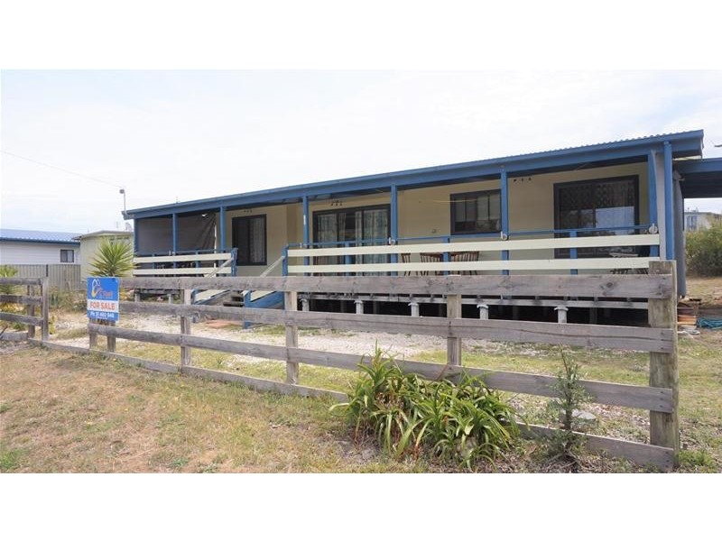 153 National Park Road, Loch Sport VIC 3851