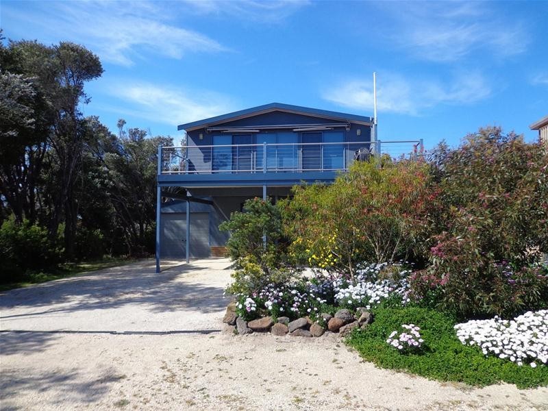 16 Pelican Street, Loch Sport VIC 3851