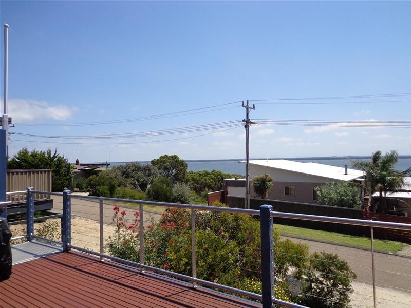 16 Pelican Street, Loch Sport VIC 3851