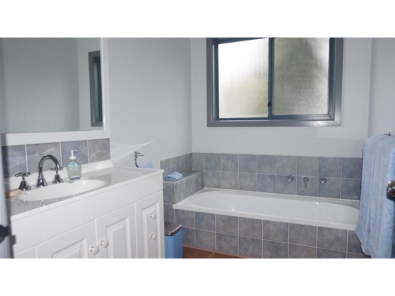 16 Pelican Street, Loch Sport VIC 3851