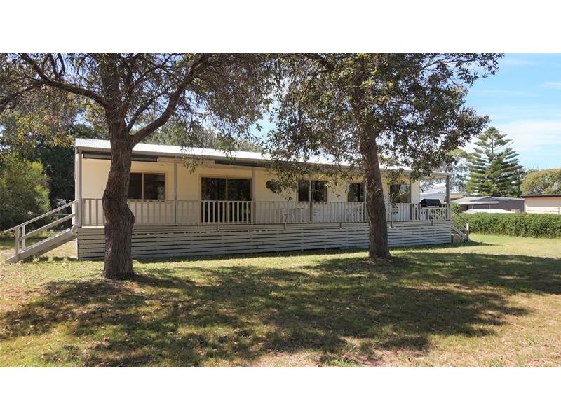 330 National Park Road, Loch Sport VIC 3851