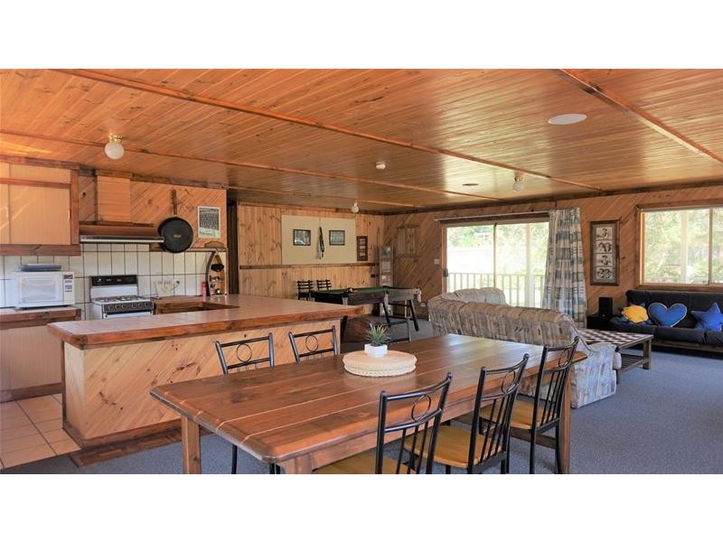 330 National Park Road, Loch Sport VIC 3851