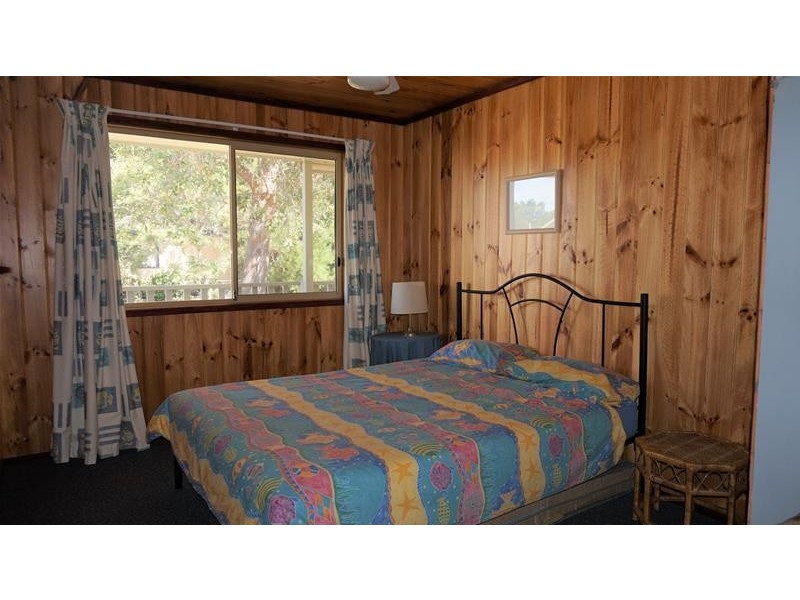 330 National Park Road, Loch Sport VIC 3851