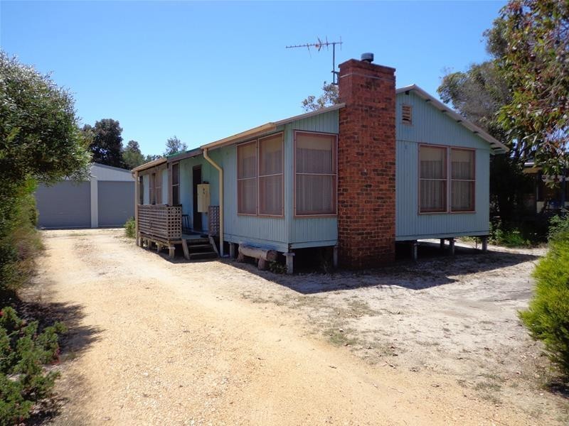 65 Victoria Street, Loch Sport VIC 3851