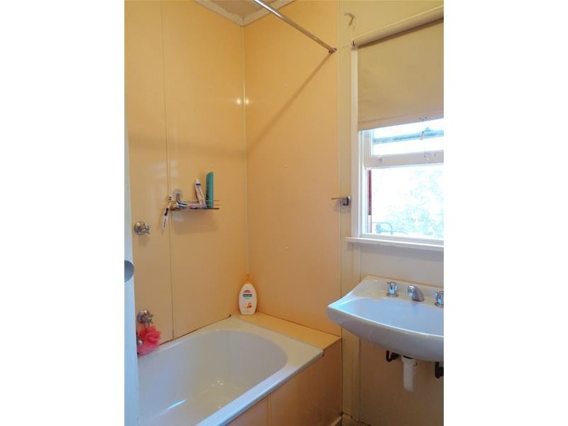 65 Victoria Street, Loch Sport VIC 3851