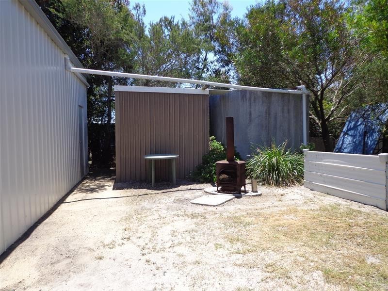 65 Victoria Street, Loch Sport VIC 3851