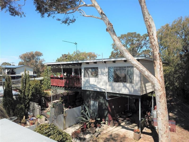 1 Fisher Parade, Loch Sport VIC 3851