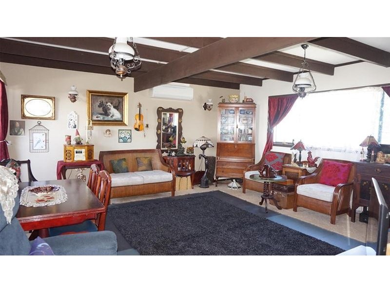 1 Fisher Parade, Loch Sport VIC 3851