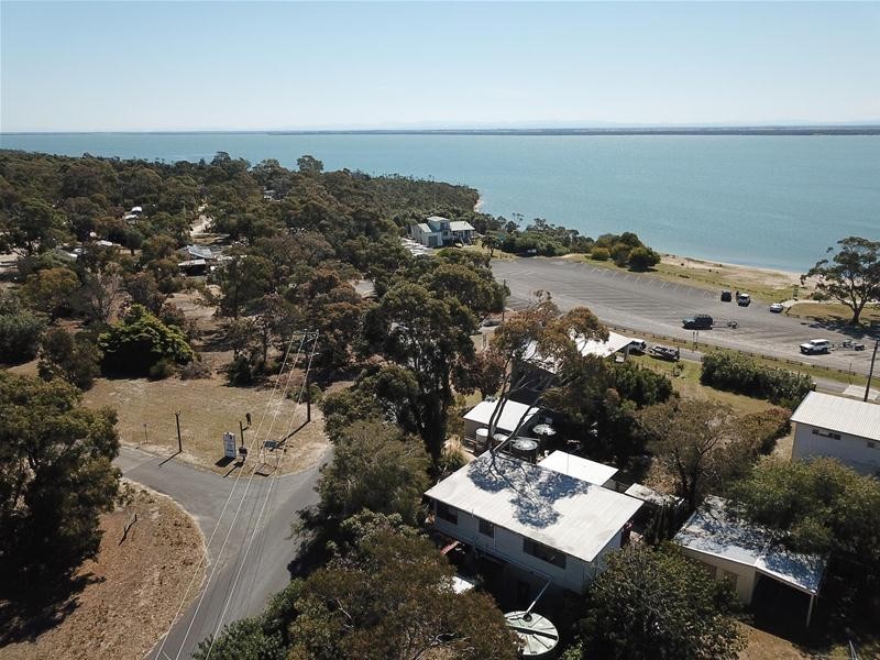 1 Fisher Parade, Loch Sport VIC 3851