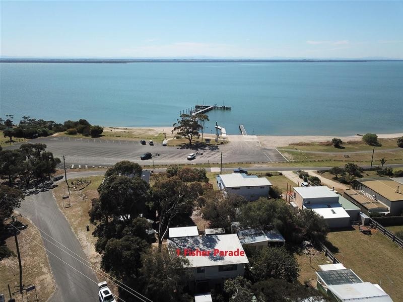 1 Fisher Parade, Loch Sport VIC 3851