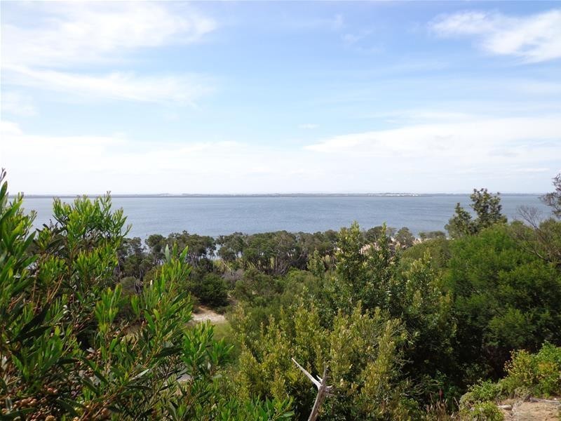 175 National Park Road, Loch Sport VIC 3851