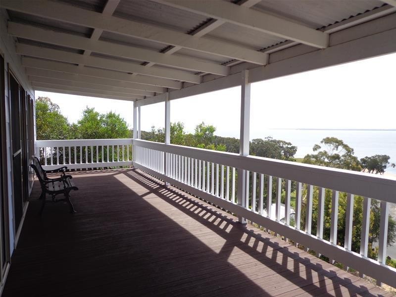 175 National Park Road, Loch Sport VIC 3851