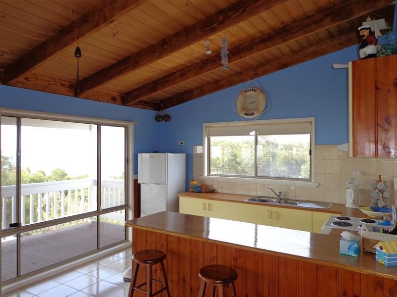 175 National Park Road, Loch Sport VIC 3851