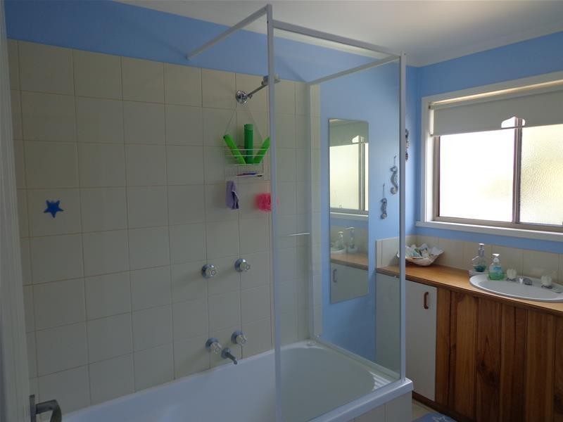 175 National Park Road, Loch Sport VIC 3851