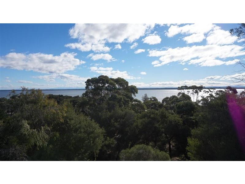 27 Pelican Street, Loch Sport VIC 3851