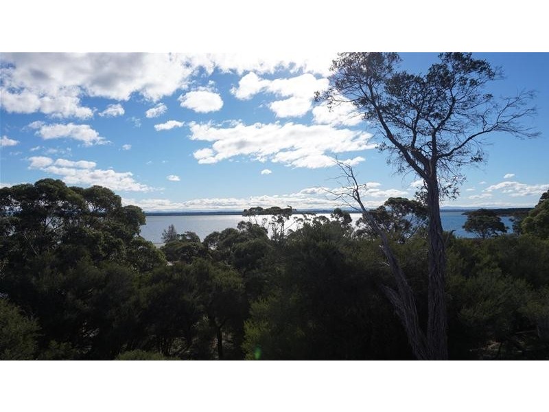 27 Pelican Street, Loch Sport VIC 3851