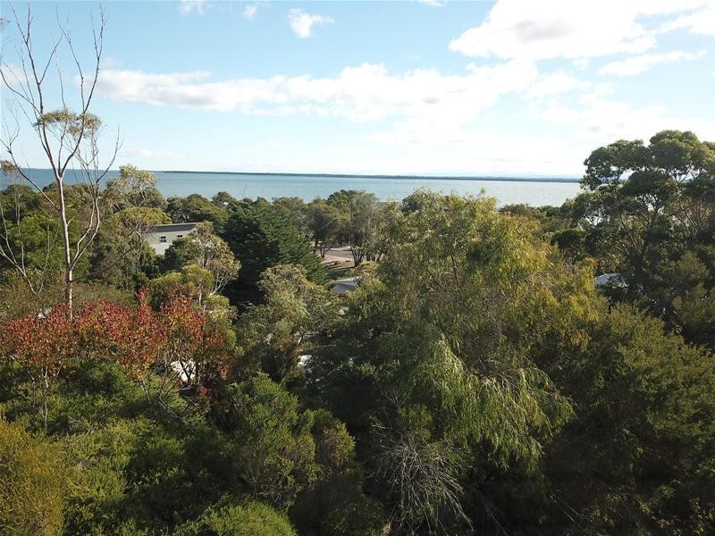 27 Pelican Street, Loch Sport VIC 3851