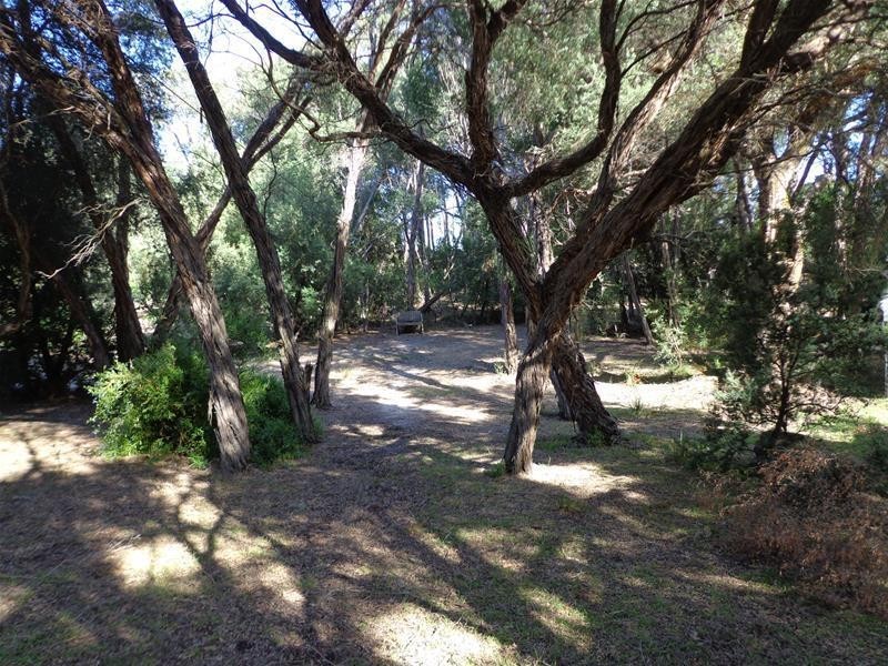 14 Elizabeth Court, Loch Sport VIC 3851