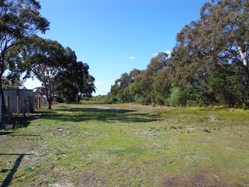 77 Wallaby Street, Loch Sport VIC 3851