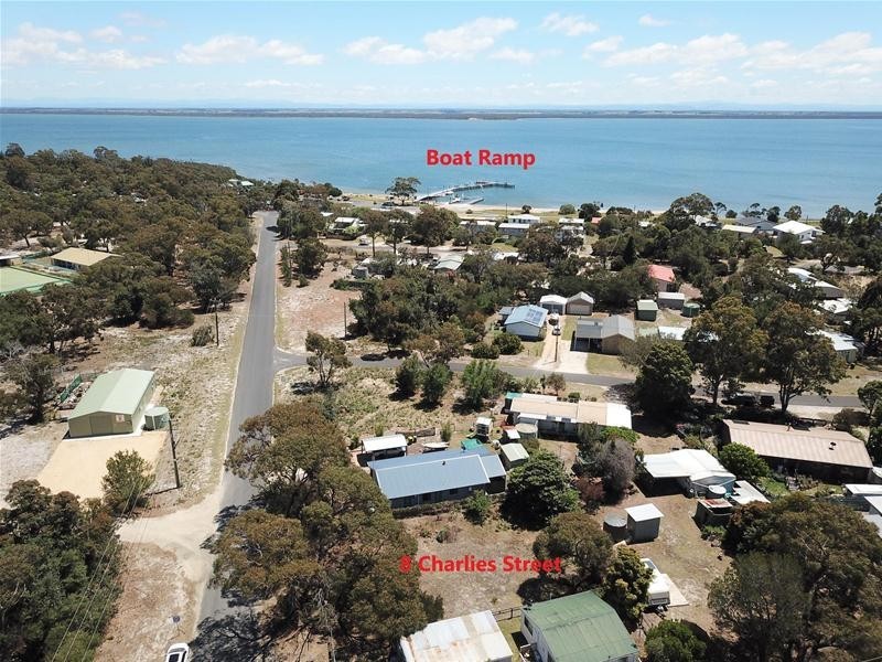 8 Charlies Street, Loch Sport VIC 3851