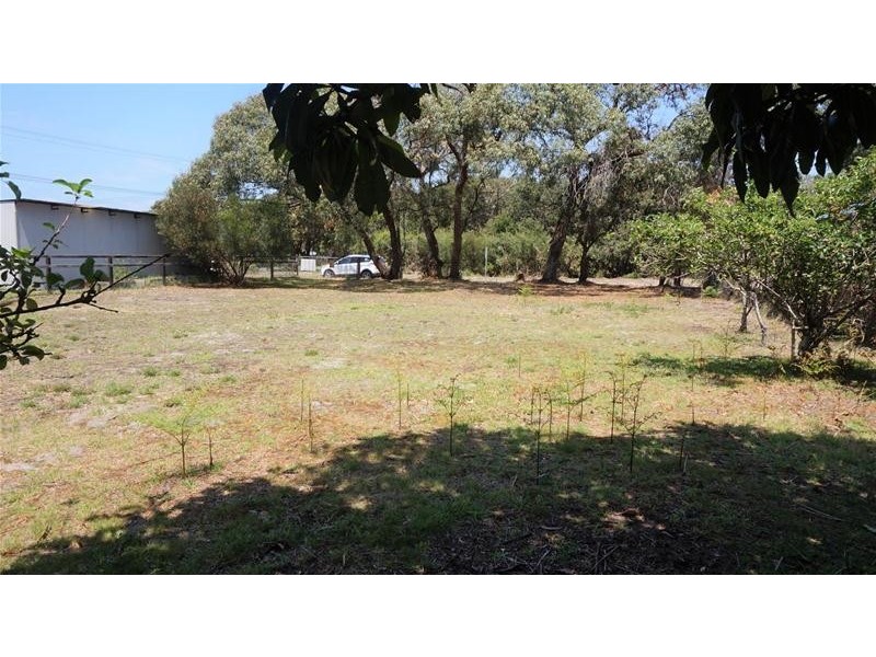 8 Charlies Street, Loch Sport VIC 3851