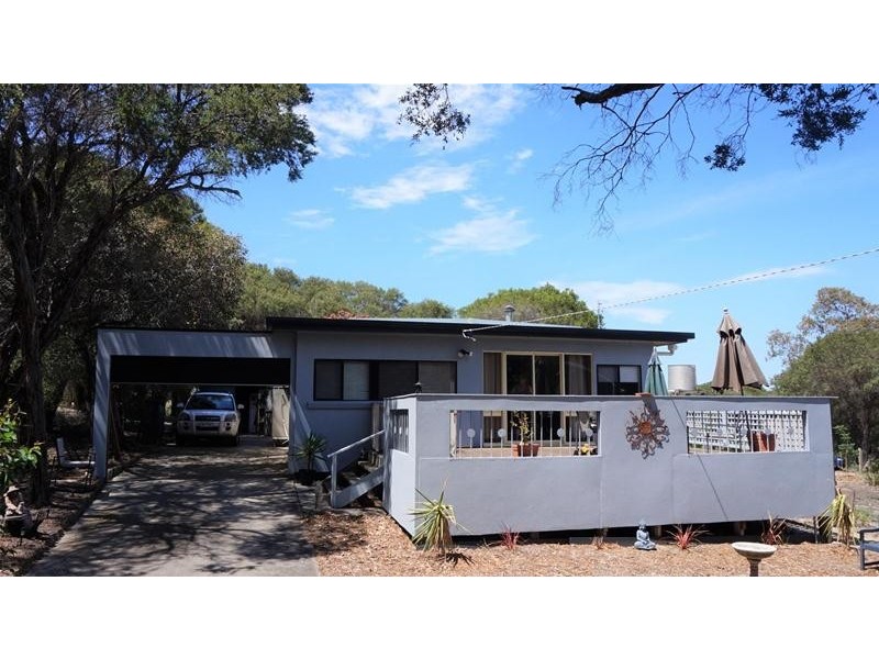 20 White Crescent, Loch Sport VIC 3851