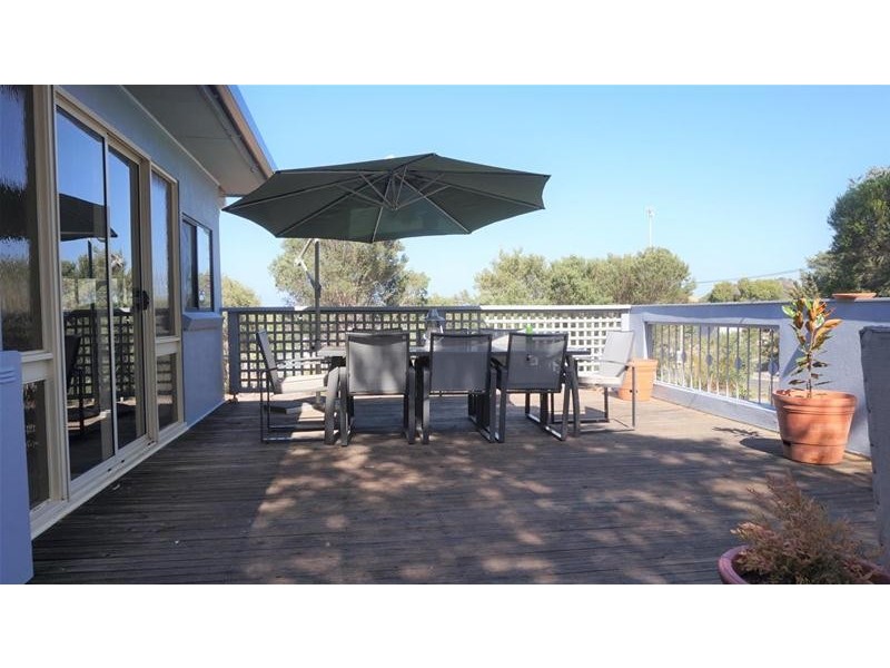 20 White Crescent, Loch Sport VIC 3851