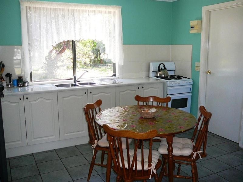 15 Track 10, Loch Sport VIC 3851