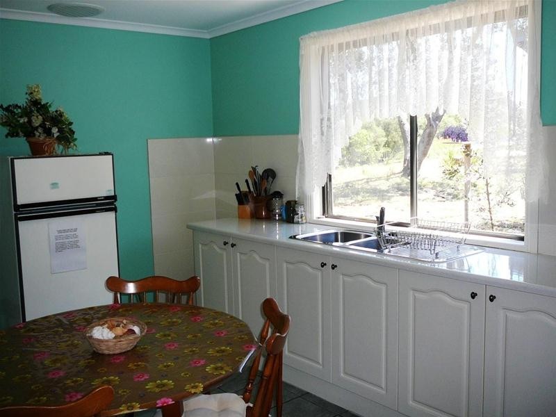 15 Track 10, Loch Sport VIC 3851