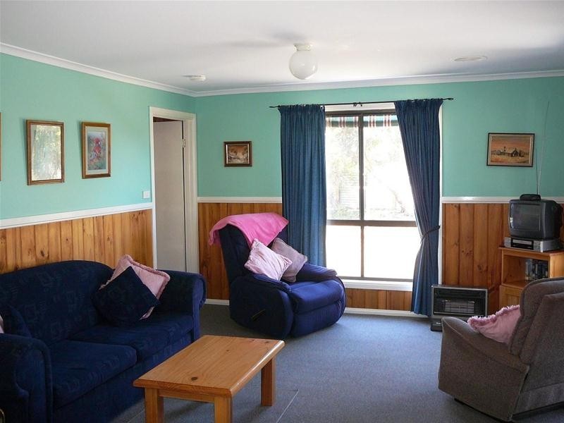 15 Track 10, Loch Sport VIC 3851