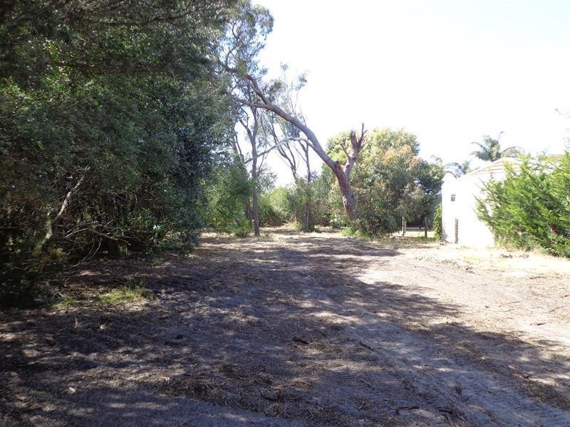 104 Sanctuary Road, Loch Sport VIC 3851