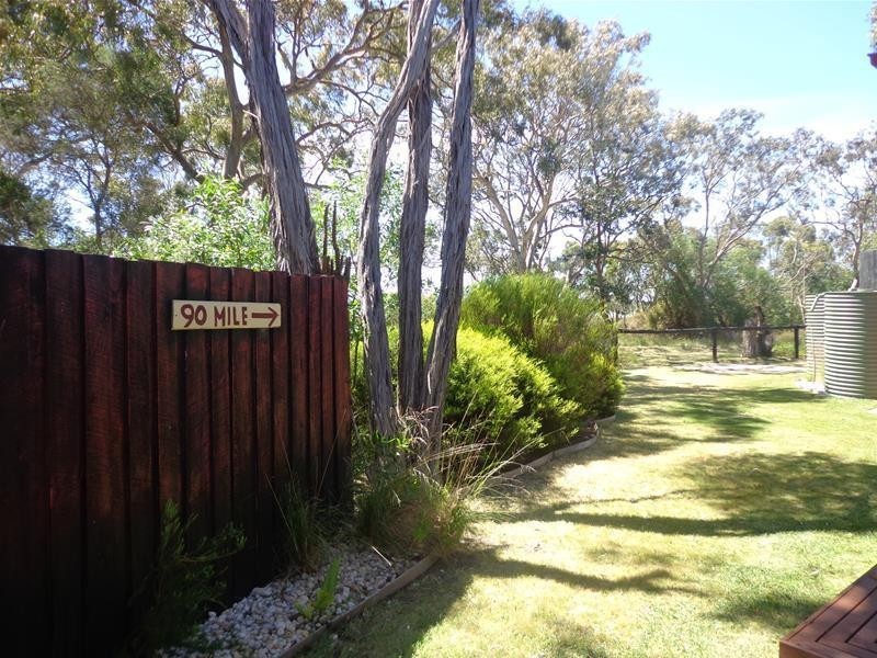 4 Sandra Court, Loch Sport VIC 3851