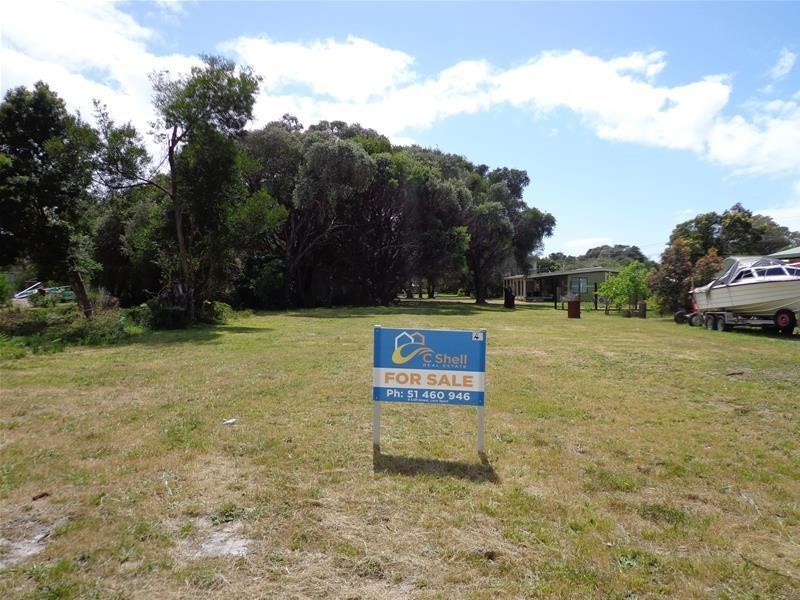 4 Cove Street, Loch Sport VIC 3851