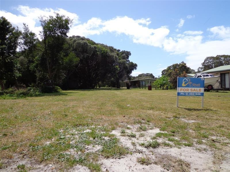 4 Cove Street, Loch Sport VIC 3851