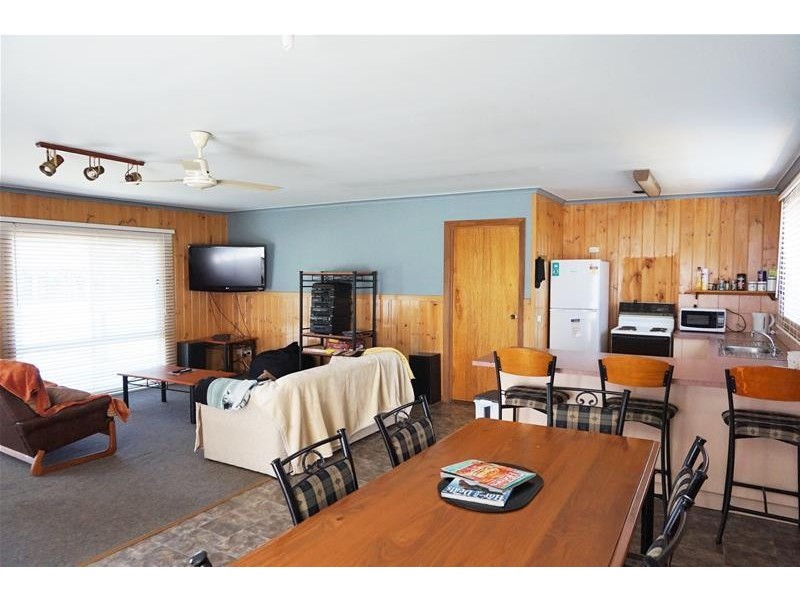 1 Cove Street, Loch Sport VIC 3851