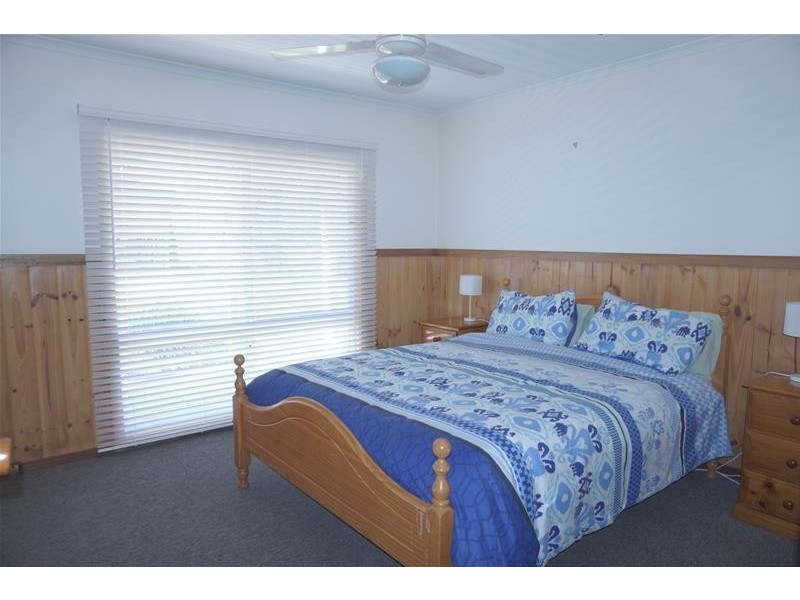 1 Cove Street, Loch Sport VIC 3851