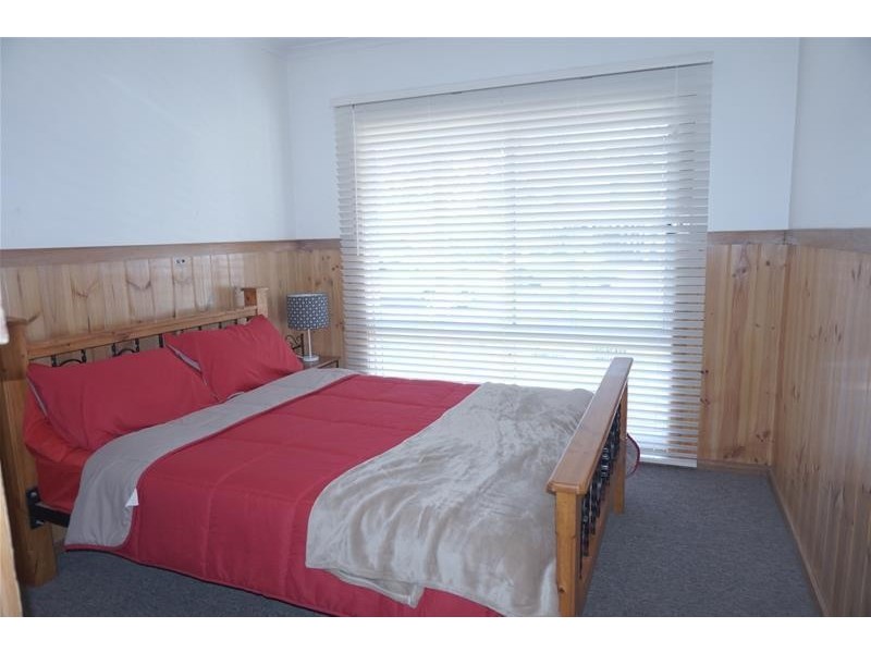 1 Cove Street, Loch Sport VIC 3851