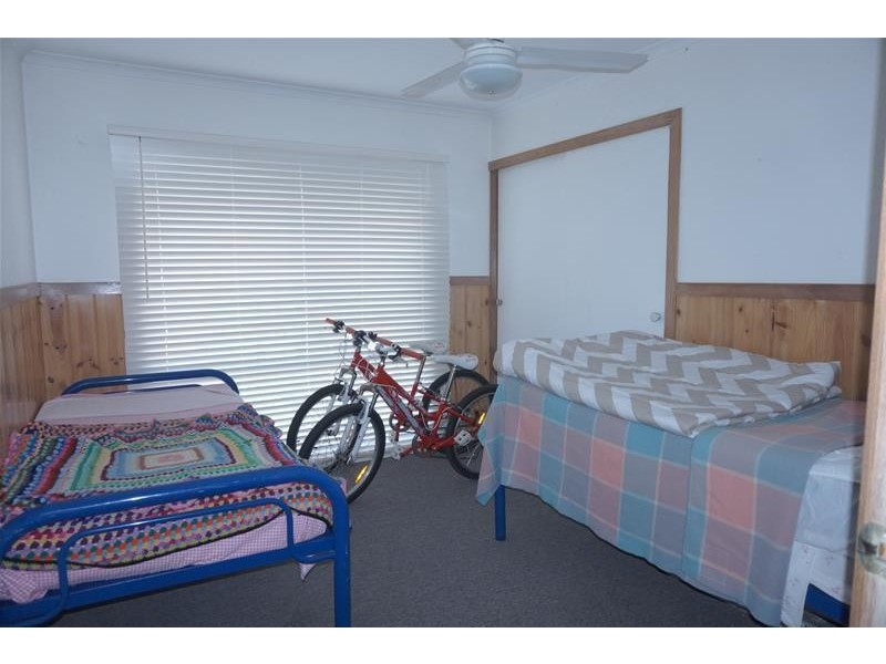 1 Cove Street, Loch Sport VIC 3851