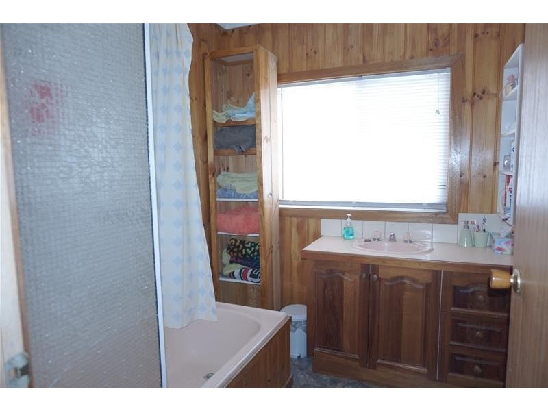 1 Cove Street, Loch Sport VIC 3851