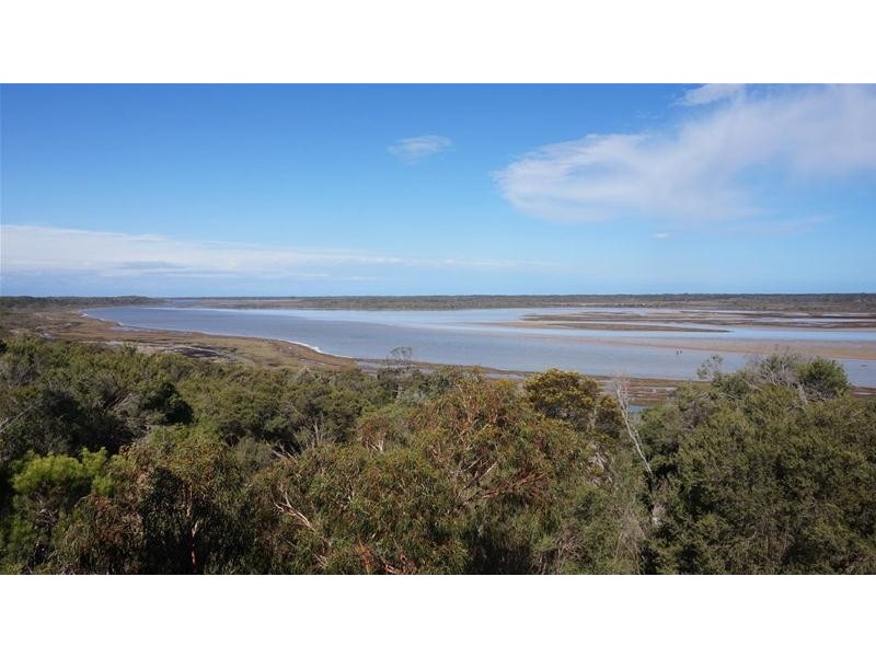 49 White Crescent, Loch Sport VIC 3851